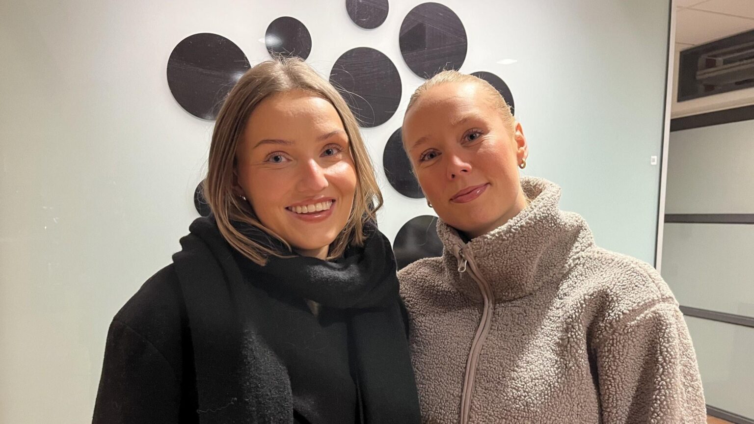 Amanda und Ebba: Es ist die Schuld des Pornos, dass junge Mädchen eine Anusoperation wollen – P4 Kronoberg