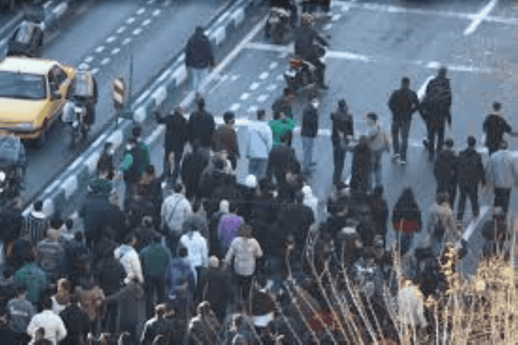 Trump droht dem Iran wegen Protesten mit Todesfällen, während die Unruhen im ganzen Land eskalieren