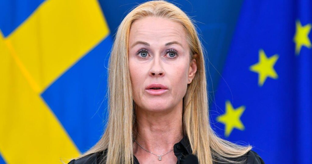 SD-Frau wegen Trunkenheit am Steuer festgenommen – Polizei findet Tüte Kokain (Katja Nyberg, MdB)
