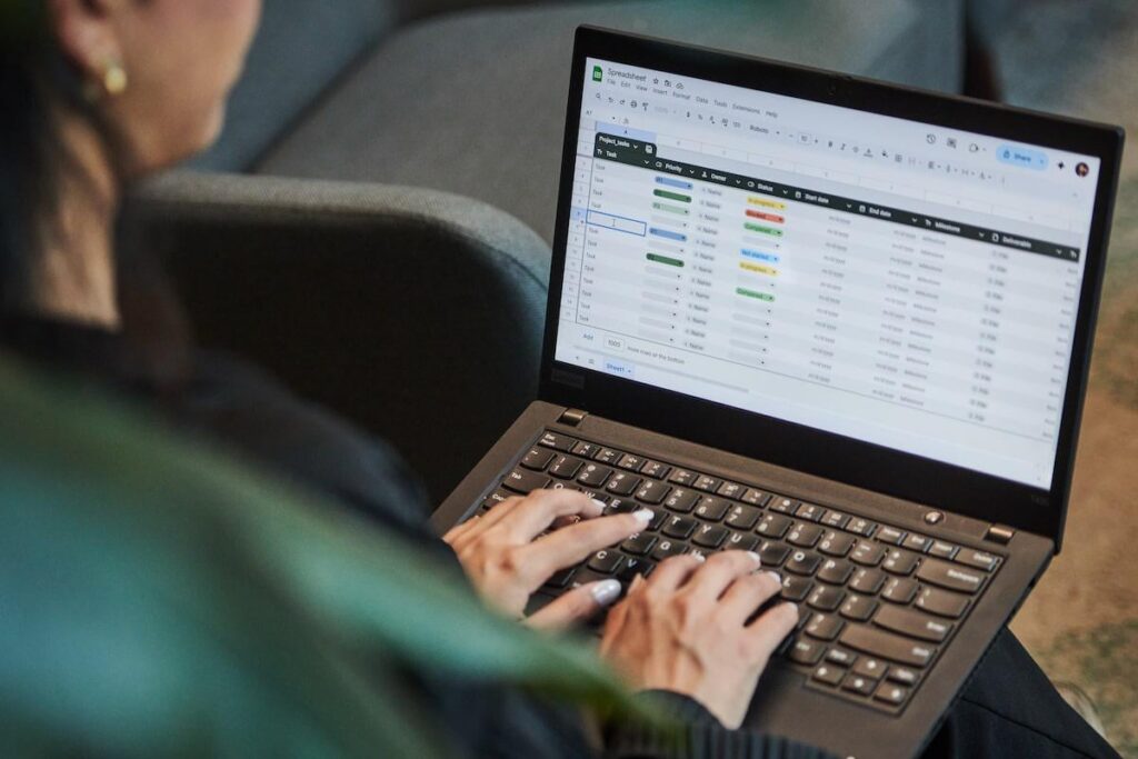 Im Jahr 2026 endet für Zehntausende Arbeitnehmer im öffentlichen und privaten Sektor die Möglichkeit der Fernarbeit