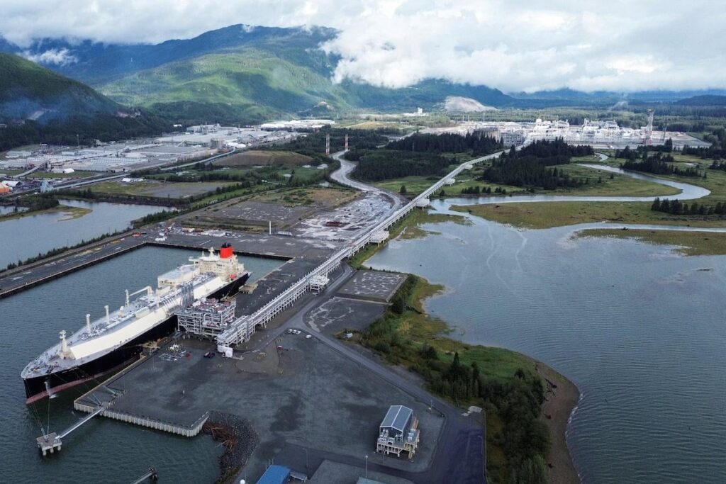 Die LNG-Exporte der USA erreichen Rekordhöhen, während Ottawa versucht, Kanadas bescheidene Produktion anzukurbeln