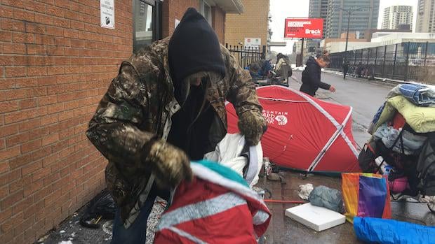 Fast 85.000 Menschen sind in Ontario obdachlos, ein Anstieg von 8 % in einem Jahr: Bericht