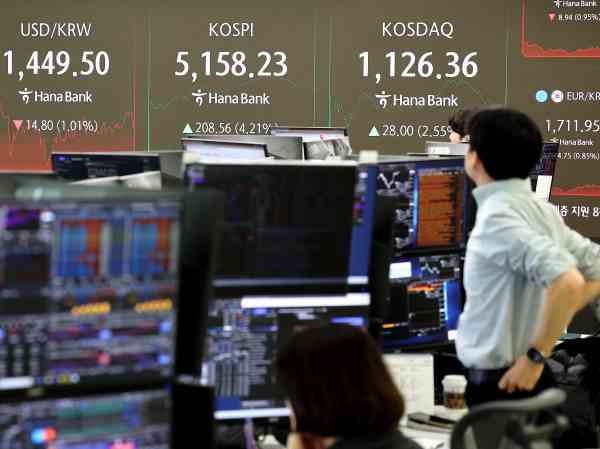 KOSPI erreicht am Dienstag ein neues Rekordhoch, nachdem es um fast 7 % gestiegen ist