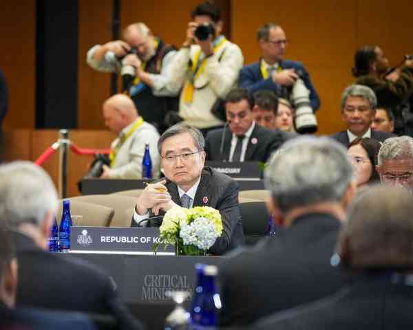 FM Cho nimmt an der von den USA geleiteten Ministerkonferenz für kritische Mineralien teil, um Gespräche über Stabilität und Diversifizierung der Lieferkette zu führen