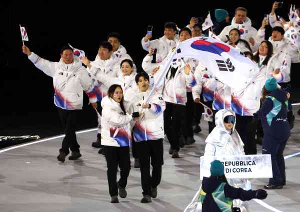 Team Korea erreicht den 22. Platz bei der Parade of Nations bei den Spielen in Milano Cortina