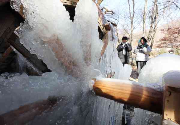 KMA: Kältewelle hält das ganze Wochenende über an, mit starkem Schneefall für die Provinzen Jeju und Jeolla