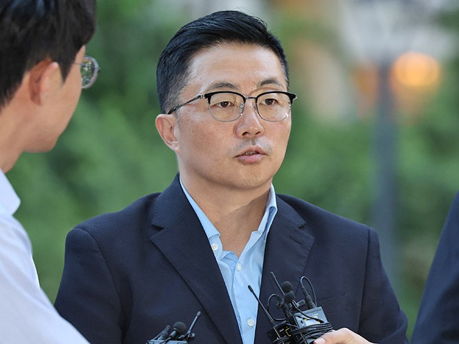 Gericht spricht engen Mitarbeiter der ehemaligen First Lady wegen Unterschlagung frei