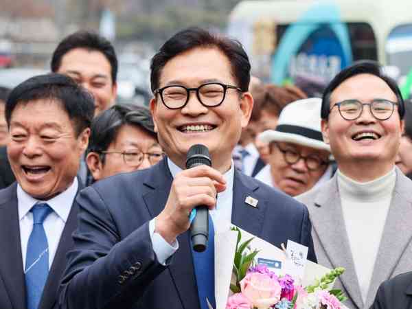 Ex-DP-Chef Song sieht Verurteilungen im Fall Wahlbestechung und illegalen politischen Fonds aufgehoben