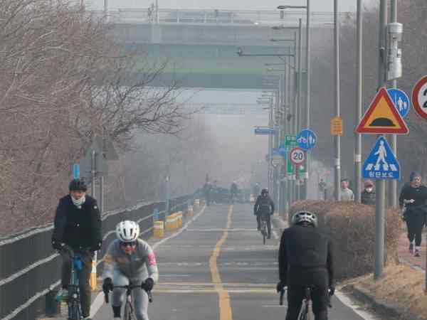 In allen Regionen herrschen weiterhin schlechte Luftqualität und trockene Bedingungen