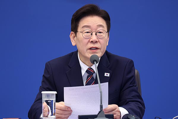 Lee sagt, dass Mehrfamilienhausbesitz kein „soziales Übel“ sei, und gibt den Politikern die Schuld