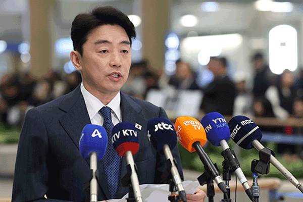 Südkorea und die Vereinigten Arabischen Emirate vereinbaren, Verteidigungs- und Investitionsprojekte im Wert von 65 Milliarden US-Dollar zu verfolgen