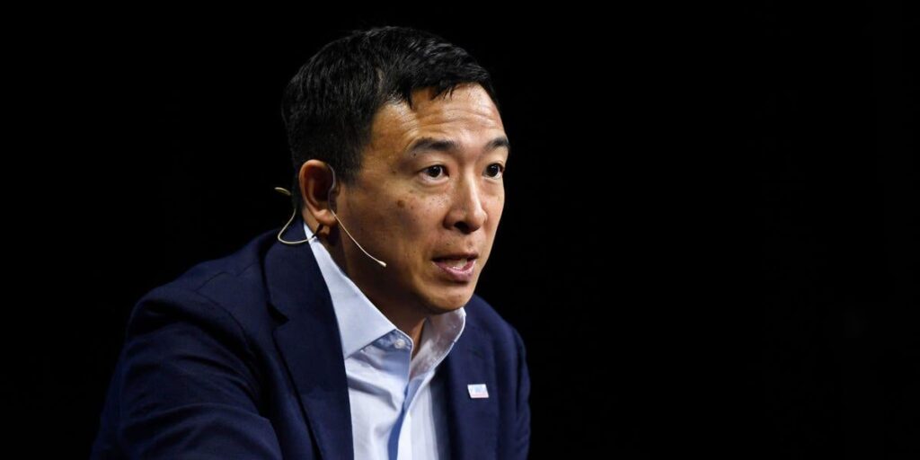 Andrew Yang sagt, dass KI in den nächsten 12 bis 18 Monaten Millionen von Angestelltenjobs vernichten wird