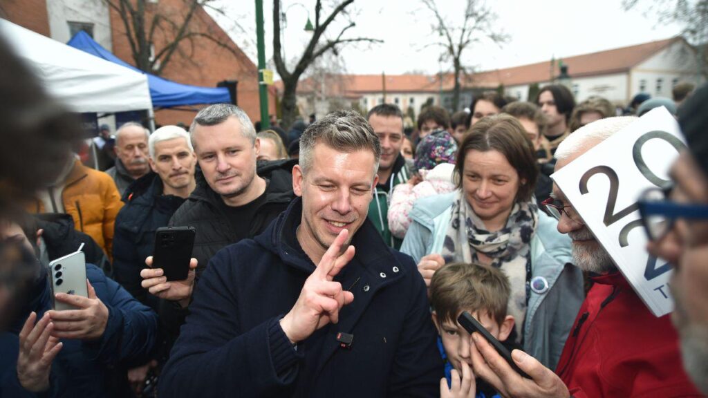 Die ungarische Opposition stürmt in der bisher größten Prüfung für Viktor Orbán an die Spitze der Umfrage