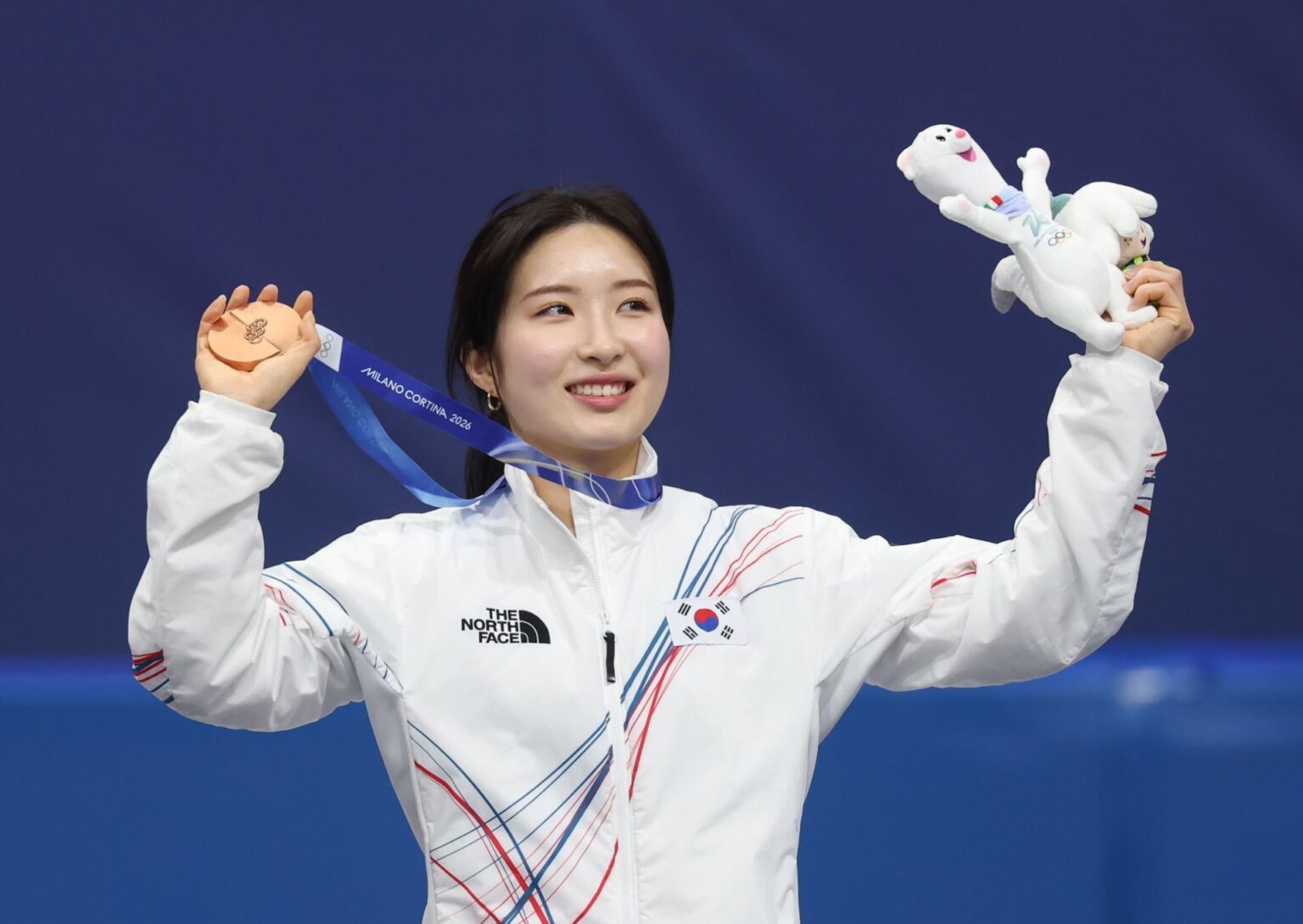 Koreas sechste Medaille kommt auf der Kurzstrecke; Das Curling-Frauenteam schlägt China bei den Olympischen Winterspielen Koreas sechste Medaille kommt auf der Kurzstrecke; Das Curling-Frauenteam schlägt China bei den Olympischen Winterspielen