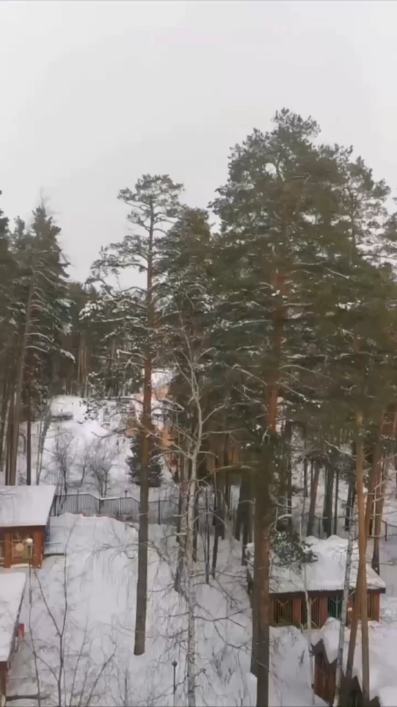 Über dem Uralgebirge, 1600 Kilometer von der Ukraine entfernt, hörten wir Sirenen
