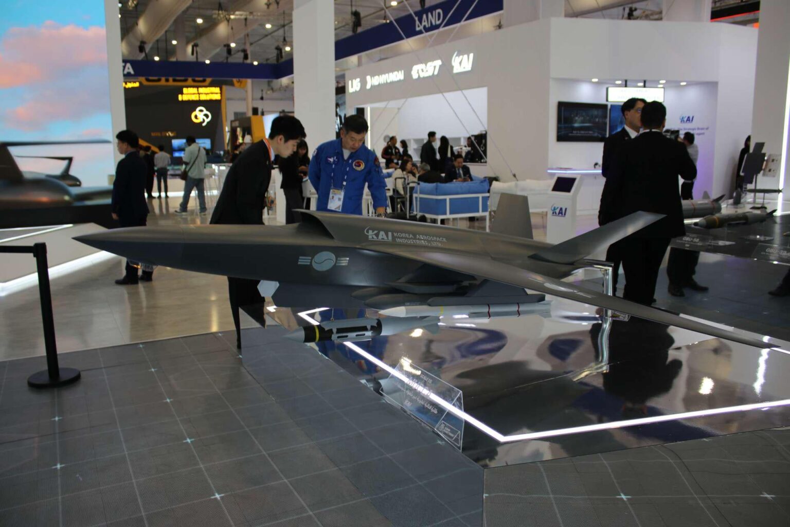 Südkoreas KAI stellt Combat Wingman-Drohne für Golfpartner mit Multi-Mission-Nutzlasten vor Südkoreas KAI stellt Combat Wingman-Drohne für Golfpartner mit Multi-Mission-Nutzlasten vor