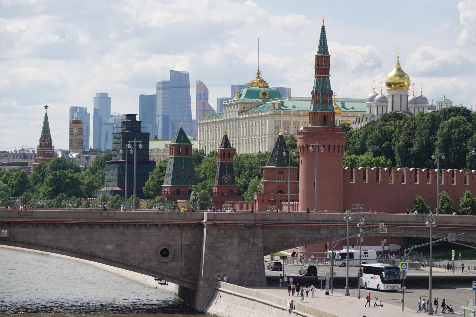 Nach Angaben russischer Beamter hat Moskau während des ukrainischen Drohnenangriffs alle vier Flughäfen geschlossen