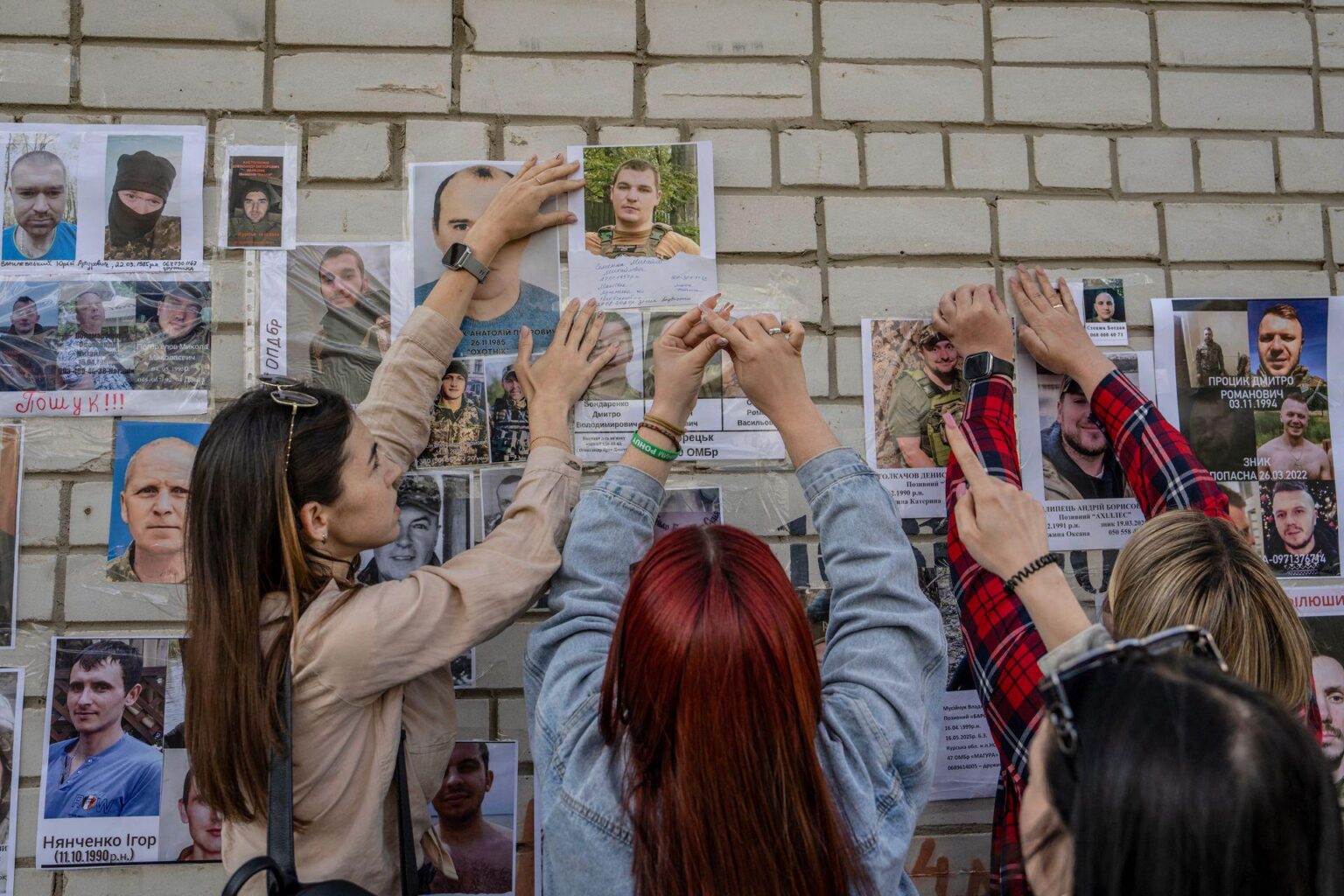 Wie Russland die verzweifelten Familien ukrainischer Kriegsgefangener erpresst