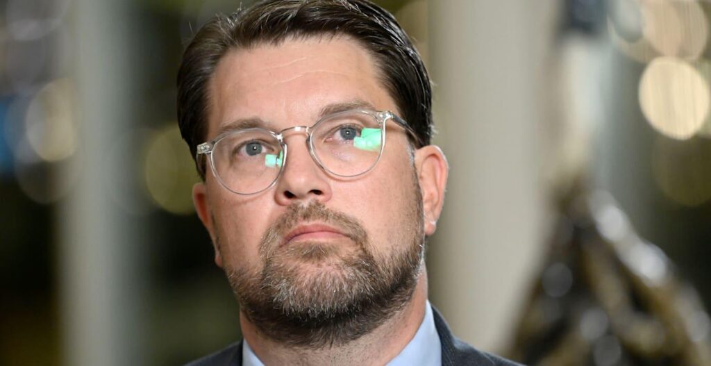 Åkesson verlässt das Vollblutrennen nach Drohungen – Säpos Entscheidung