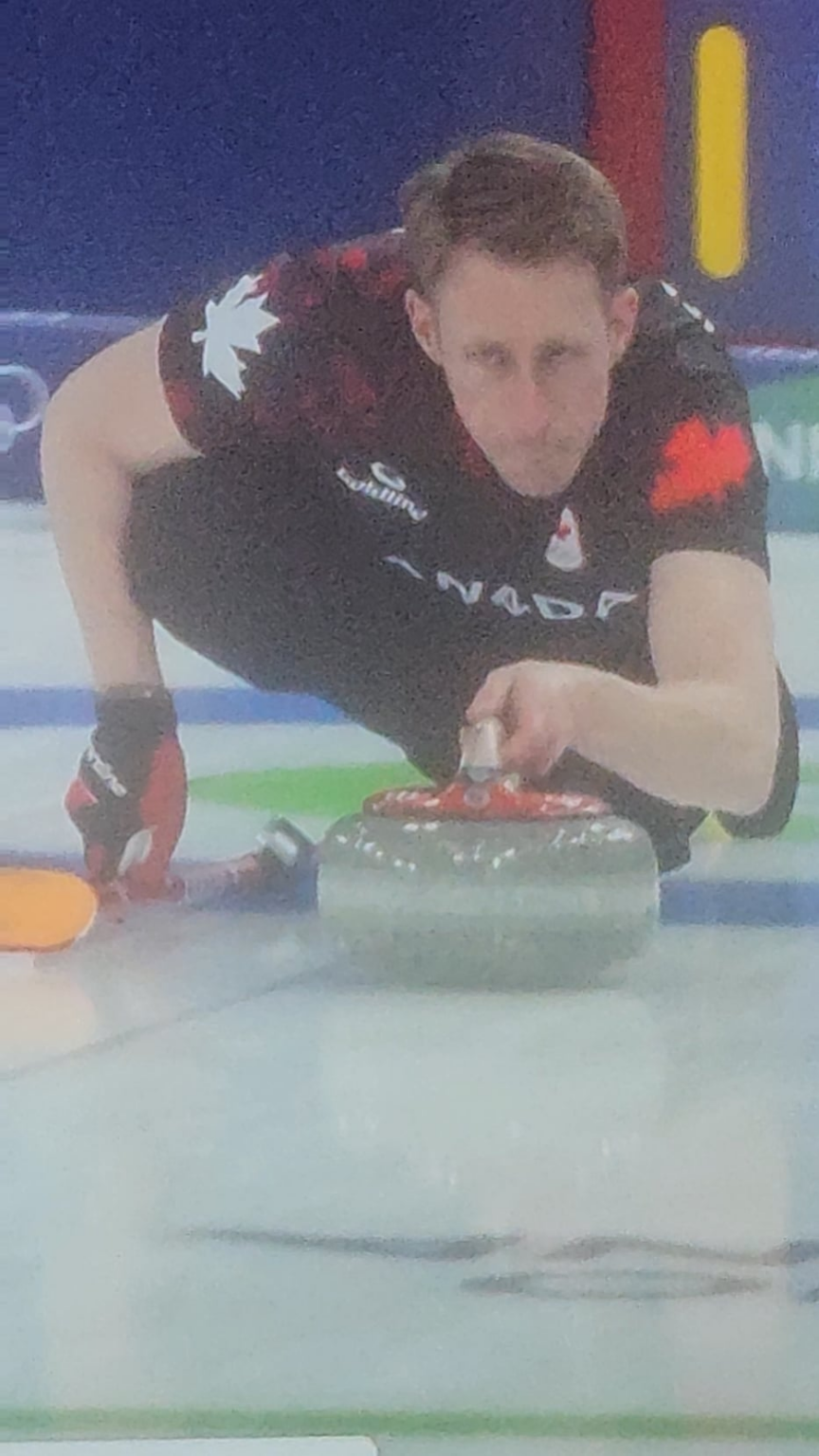 Cleverer Betrug aus Kanada beim Curling-Match (zwei Kameraperspektiven)