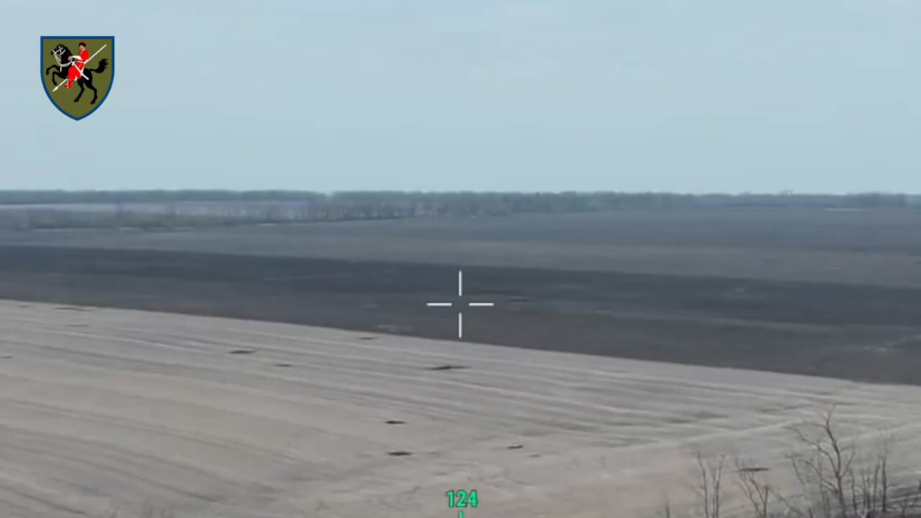 Zwei russische Eindringlinge wurden durch FPV-Drohnen der 110. Separaten Mechanisierten Brigade der Ukraine eliminiert. Einer wurde getroffen, als er versuchte, ein Feld zu überqueren, und der andere floh und ließ seinen verwundeten Kameraden zurück, wurde aber kurz darauf herausgeholt. 26.02.2026