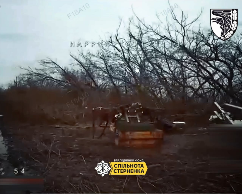 Ein russischer Drohnenführer starb einen qualvollen Tod und wurde von FPV-Drohnen der 93. Separaten Mechanisierten Brigade und der 109. Separaten Territorialen Verteidigungsbrigade der Ukraine getötet. Gemeinsam machten sie den Drohnenbetreiber „Molniya“ ausfindig und eliminierten sowohl die Drohne als auch den Eindringling. 26.02.2026 Ein russischer Drohnenführer starb einen qualvollen Tod und wurde von FPV-Drohnen der 93. Separaten Mechanisierten Brigade und der 109. Separaten Territorialen Verteidigungsbrigade der Ukraine getötet. Gemeinsam machten sie den Drohnenbetreiber „Molniya“ ausfindig und eliminierten sowohl die Drohne als auch den Eindringling. 26.02.2026