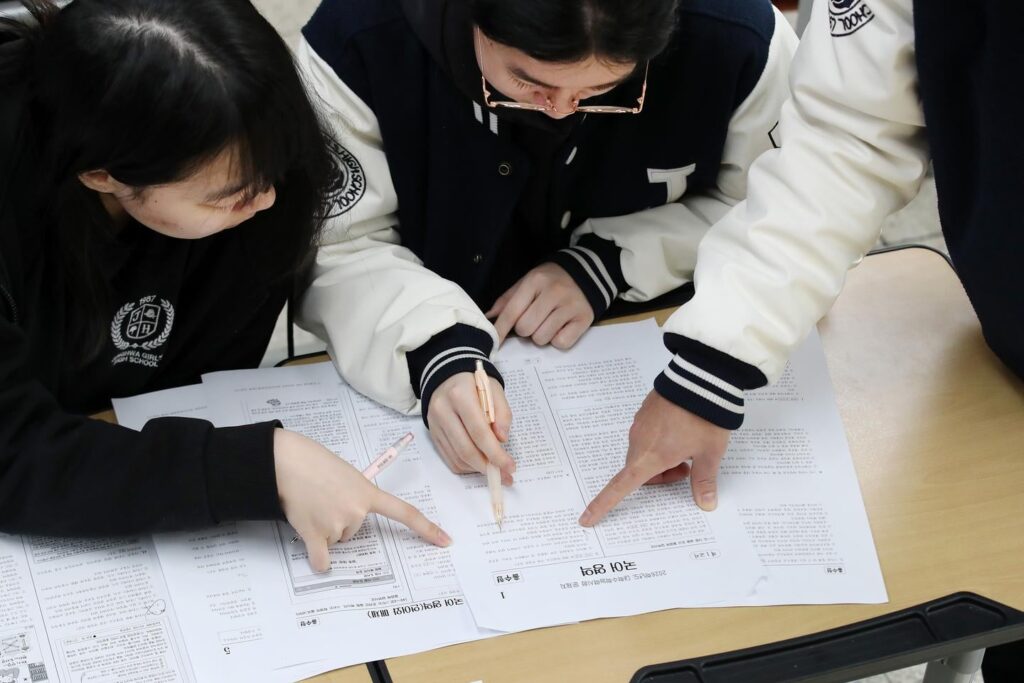 Nach Kritik an der Testschwierigkeit im letzten Jahr erwägt die Regierung, dass AI den künftigen englischen CSAT-Abschnitt entwerfen wird Nach Kritik an der Testschwierigkeit im letzten Jahr erwägt die Regierung, dass AI den künftigen englischen CSAT-Abschnitt entwerfen wird