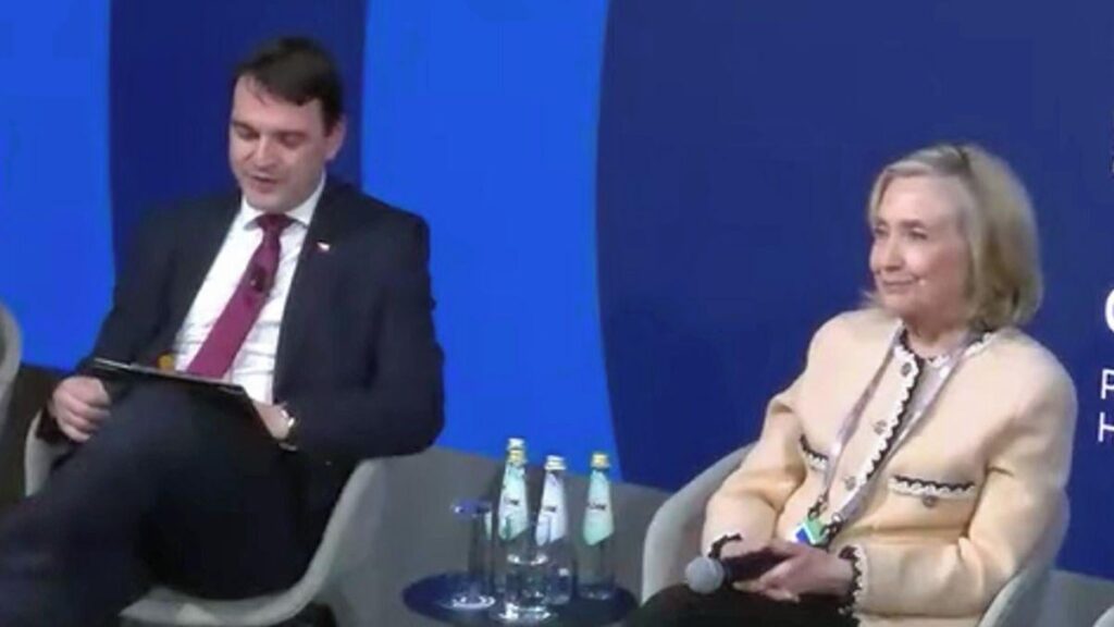 Baby-Diplomat. Baby-Diplomat.