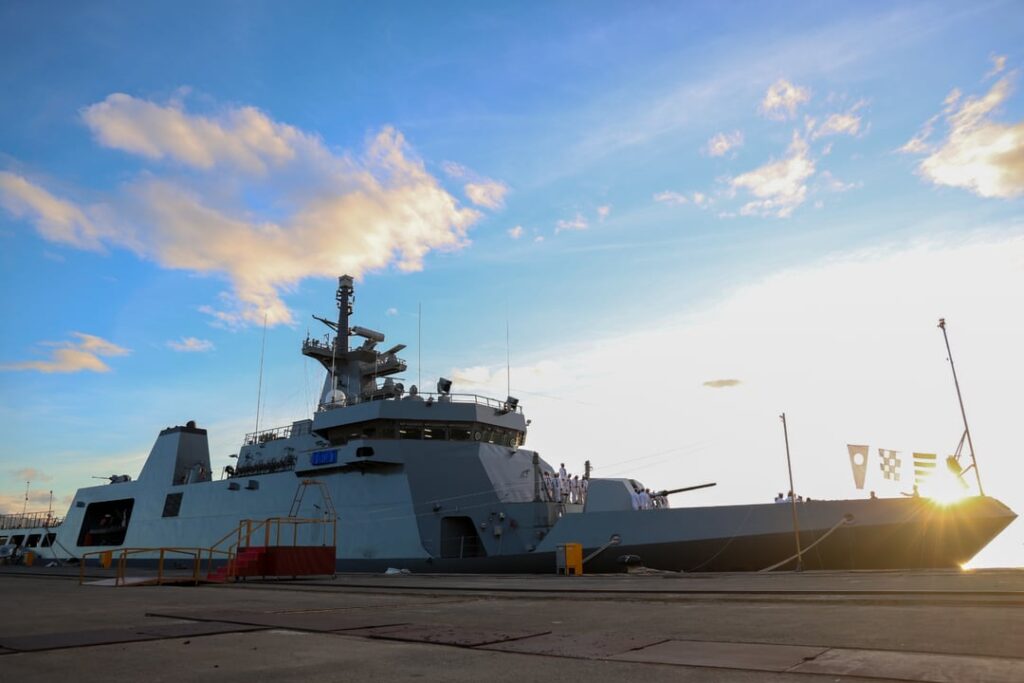 Indienststellungszeremonie des Offshore-Patrouillenschiffs BRP Rajah Sulayman PS-20 und des BRP Audrey Bañares PG-910 der philippinischen Marine.