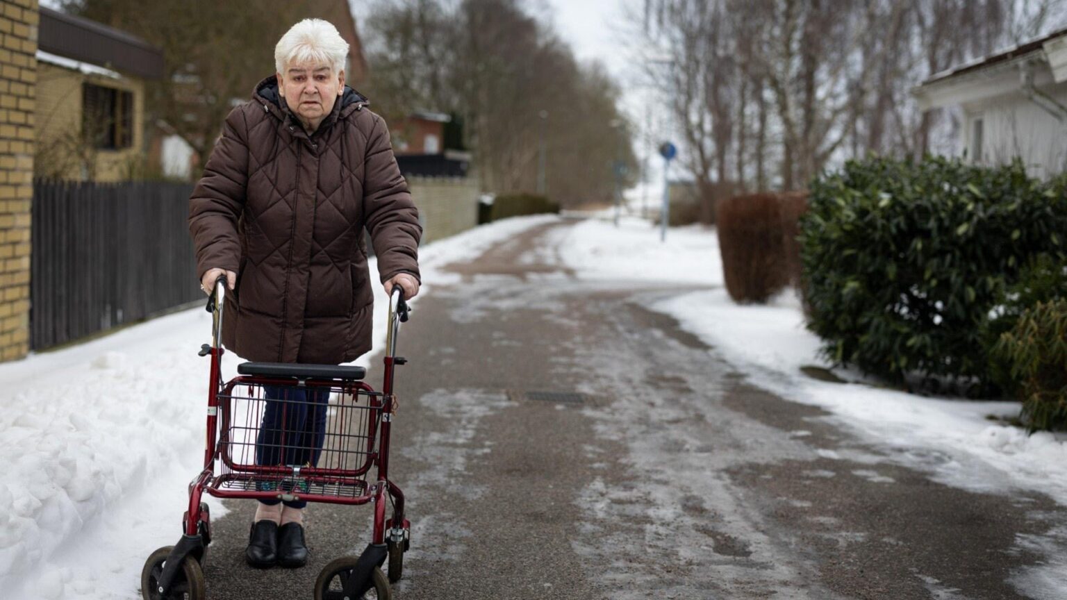Der Albtraum der 83-jährigen Vilemina – wurde vom Taxifahrer aus dem Auto geworfen – P4 Malmöhus