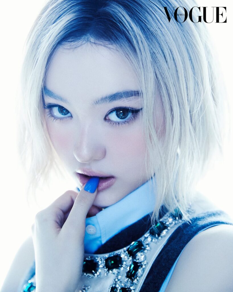 MEOVV Ella – Vogue Korea x Miu Miu (Bildfoto der Ausgabe März 2026)