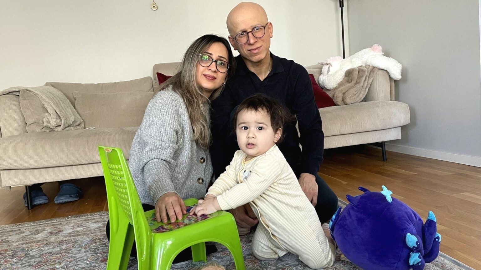 Der acht Monate alte Emanuel soll in den Iran abgeschoben werden – Ekot Der acht Monate alte Emanuel soll in den Iran abgeschoben werden – Ekot