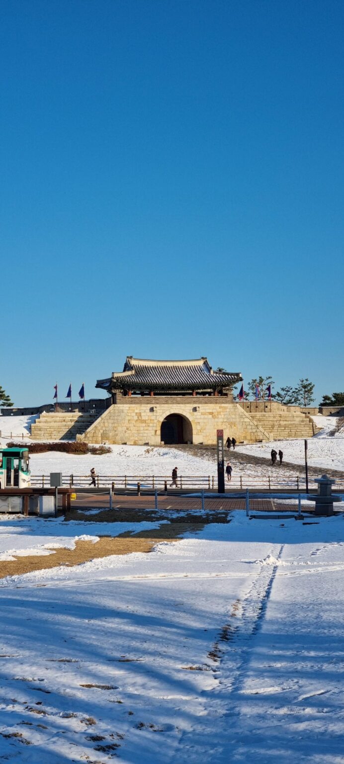 Verschneiter Tag in Suwon, Südkorea ⋆꙳•̩̩͙❅*̩̩͙‧͙ ‧͙*̩̩͙❆ ͙͛ ˚₊⋆