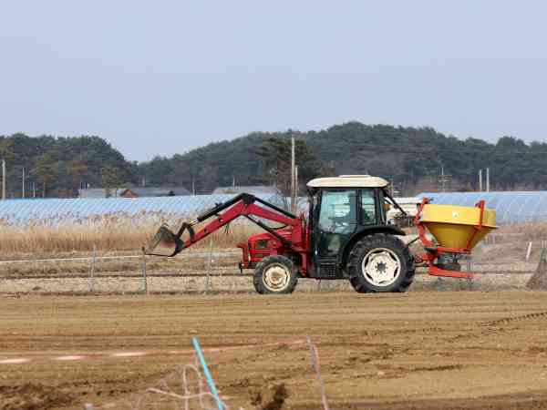Die Regierung plant keine umfassende Untersuchung des Eigentums an landwirtschaftlichen Flächen