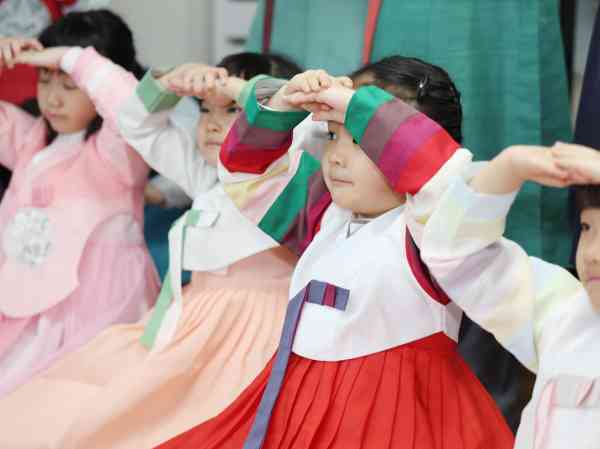 Umfrage: Nur 21 % sagen, dass Kinder die alleinige Verantwortung für die Unterstützung der Eltern tragen