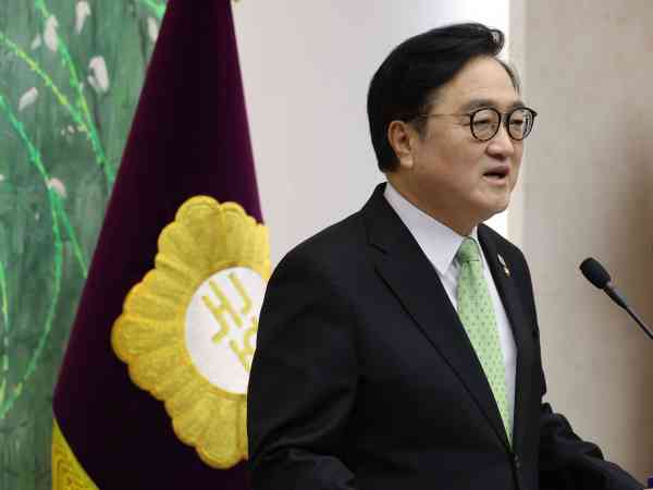 Sprecher Woo drängt auf ein nationales Referendum zur Verfassungsrevision am 3. Juni