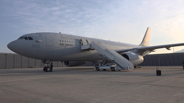 Militärflugzeug evakuiert inmitten des Krieges 211 Menschen aus dem Nahen Osten