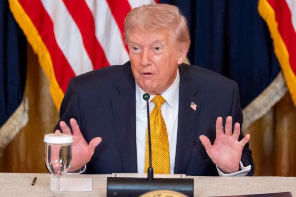 Trump erneuert seinen Aufruf an Südkorea und andere Länder, Kriegsschiffe in die Straße von Hormus zu schicken