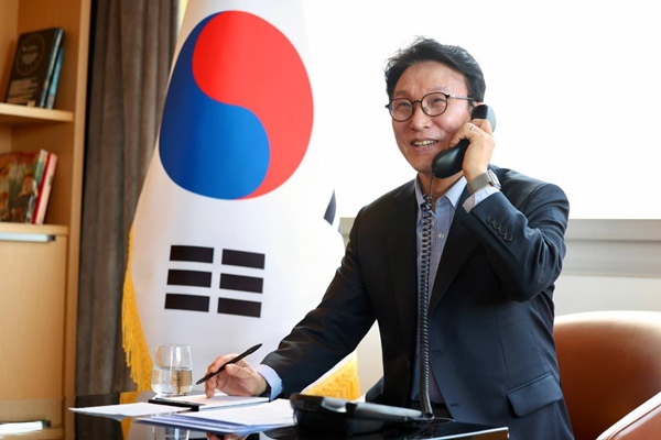 Premierminister Kim bespricht Südkoreas AI-Hub-Initiative mit dem Schweizer Präsidenten