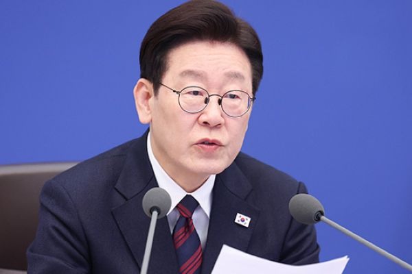 Lee fordert SBS auf, sich zu entschuldigen und das Problem zu korrigieren, nachdem ein Bericht ihn mit dem Verbrecherring in Verbindung bringt