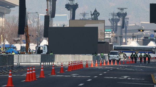 Im Vorfeld des BTS-Konzerts gelten im Gwanghwamun-Gebiet in Seoul strenge Verkehrskontrollen