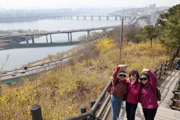 In den südlichen Regionen wird es am Mittwoch leicht regnen, in den zentralen Regionen wird es sehr trockene Luft geben