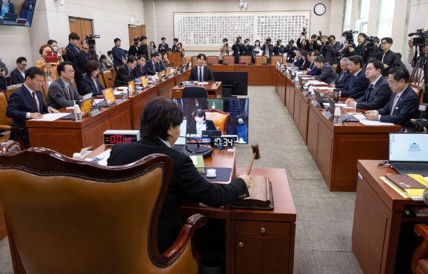 Zeugen in parlamentarischer Untersuchung zur Einbeziehung von Staatsanwälten in Fälle im Zusammenhang mit dem Präsidenten