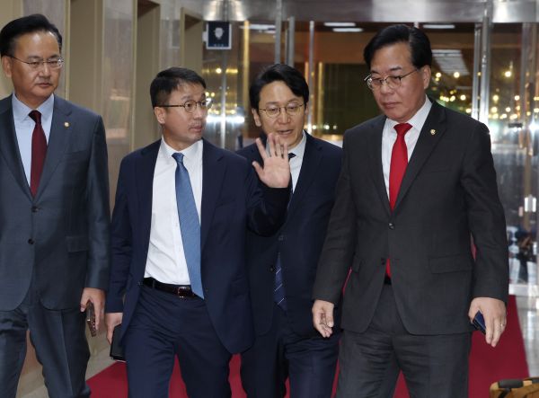 Urteil: Oppositionsparteien einigen sich darauf, bis zum 10. April über zusätzliches Budget zu verfügen