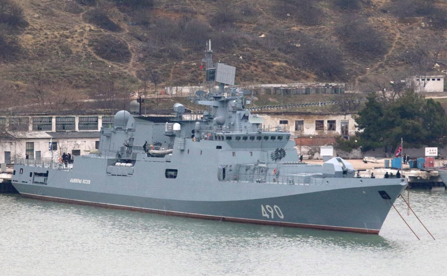 Ukrainische UAVs trafen den Kalibr-Raketenträger Admiral Essen und das Raketenboot 1241 Molniya