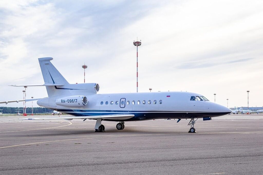 Janukowitschs Flugzeug landet im Oman, um unbekannte Personen zu evakuieren