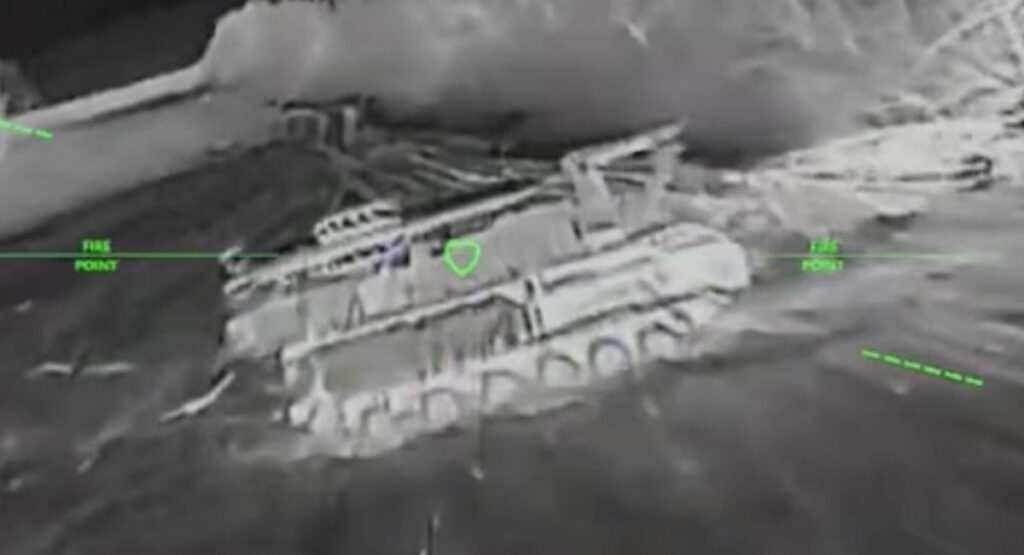 Ukrainische Drohnen greifen russische Radarleitsysteme S-300PM und S-400 vom Typ Nadgrobok 64N6 auf der Krim an (Video) Ukrainische Drohnen greifen russische Radarleitsysteme S-300PM und S-400 vom Typ Nadgrobok 64N6 auf der Krim an (Video)