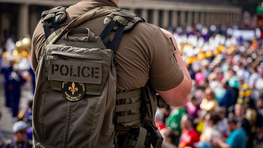 Gesetzgeber fordern, dass das DHS „inländischen Terroristen“ definiert, da es eine Vielzahl von Überwachungsinstrumenten einsetzt | Der Abgeordnete Bennie G. Thompson und andere Demokraten stellten die Forderung in einem Brief an DHS Kristi Noem. „Ihre Handlungen sind abscheulich, offensichtlich verfassungswidrig und beeinträchtigen das Funktionieren einer friedlichen Gesellschaft.“