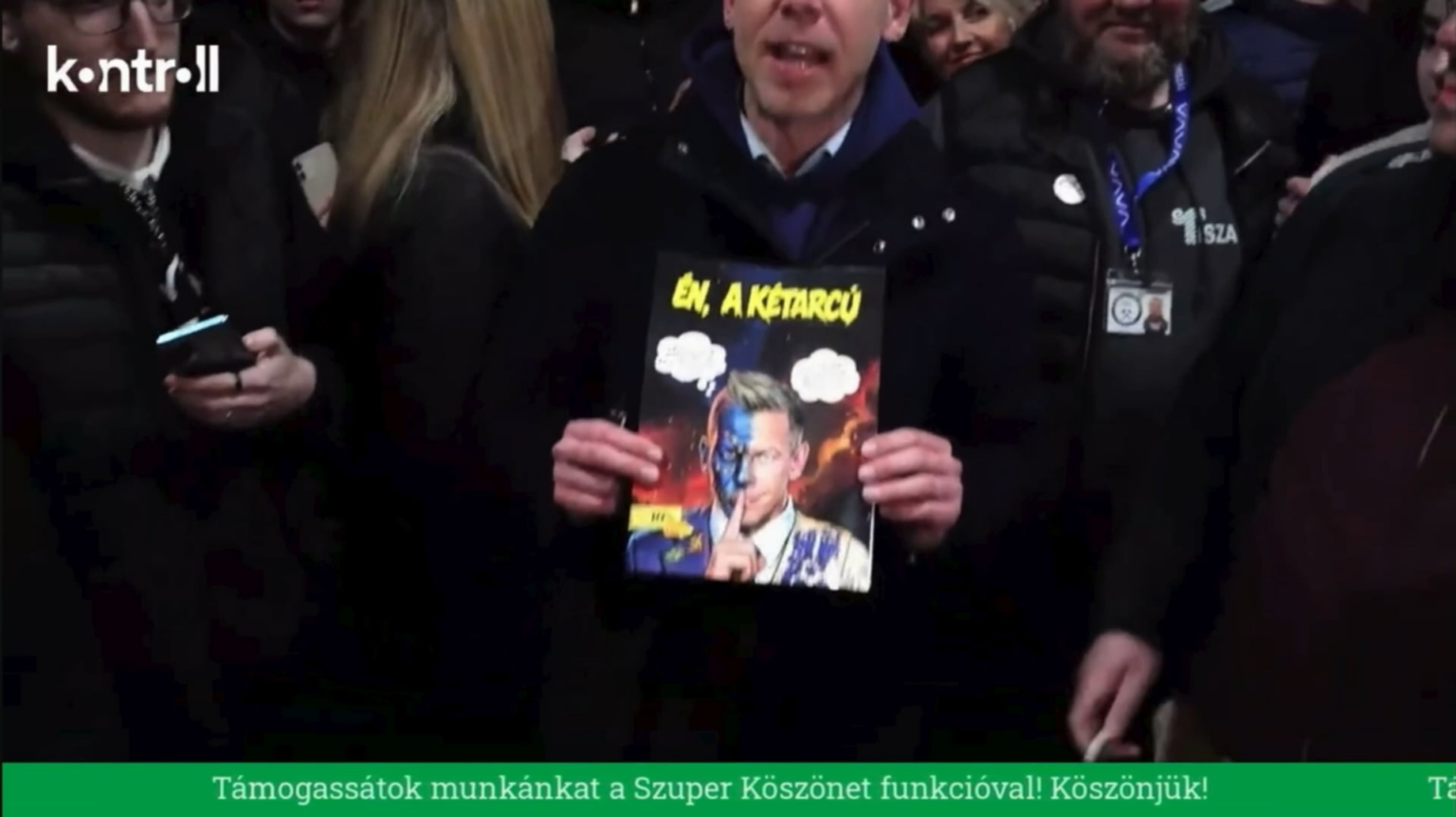 Péter Magyar signierte das Comicbuch über ihn: „Oh Kinder, das ist sehr schwach, drängt es, denn es wird sehr wenig auf dem leninistischen Weg sein.“