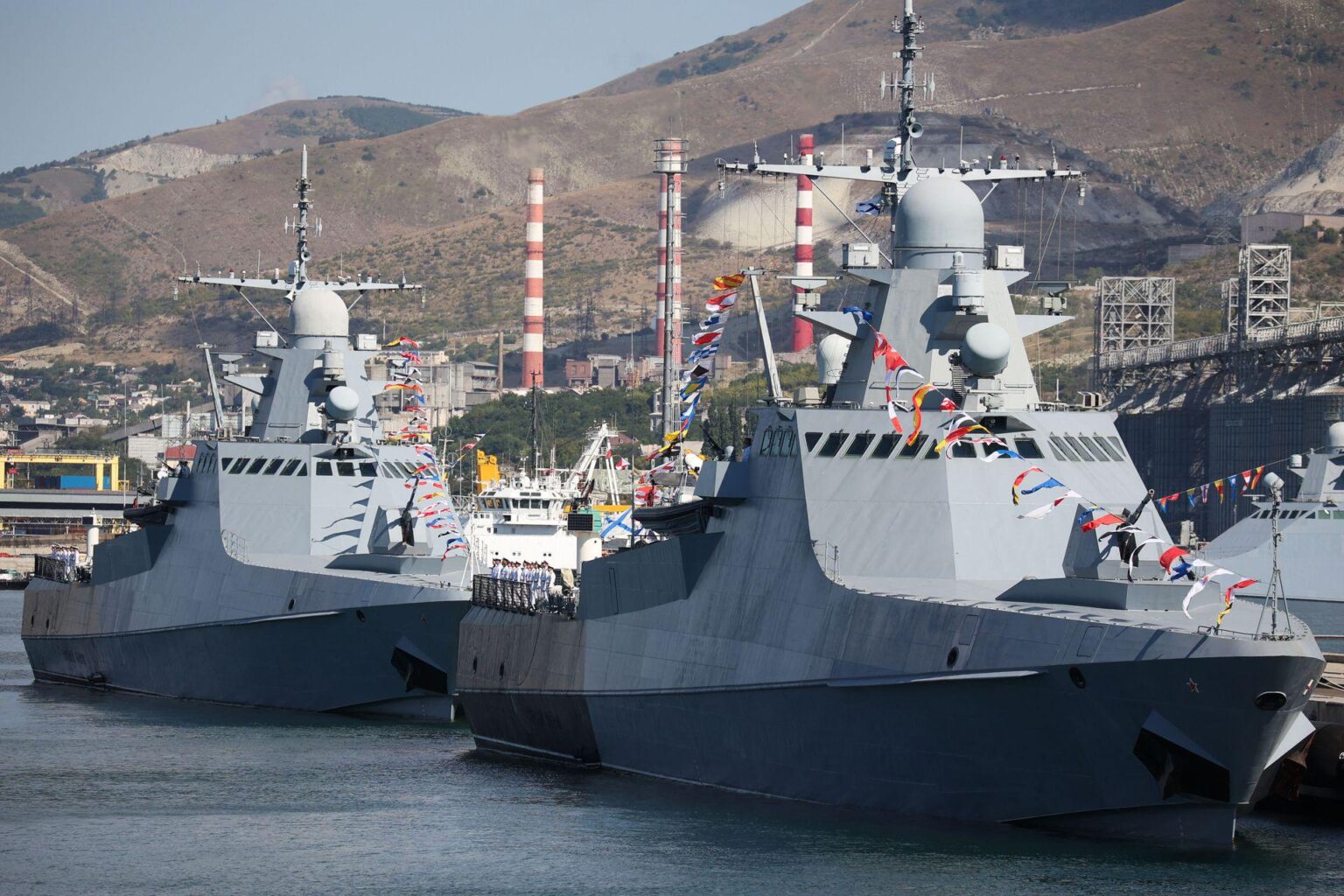 Der Generalstab der Ukraine bestätigt Schäden an zwei Schiffen der russischen Schwarzmeerflotte in Noworossijsk